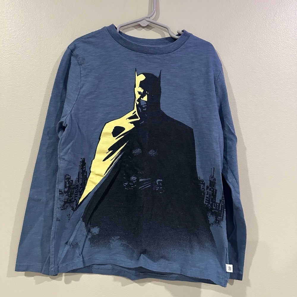 GapKids DC Comics Batman Long Sleeve Shirt Boys Medium Graphic Tee